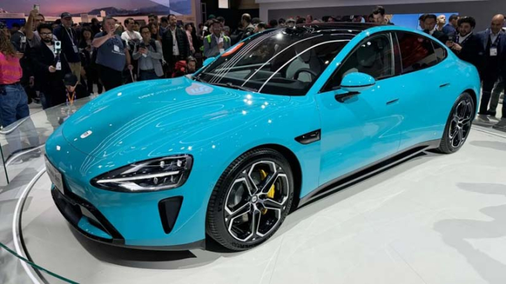 টেসলাকে টক্কর দিতে শাওমি আনলো বৈদ্যুতিক গাড়ি