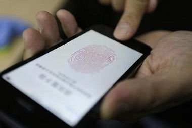 হোয়াটসঅ্যাপে আঙুলের ছাপ দিয়ে চ্যাট লক করা যায়