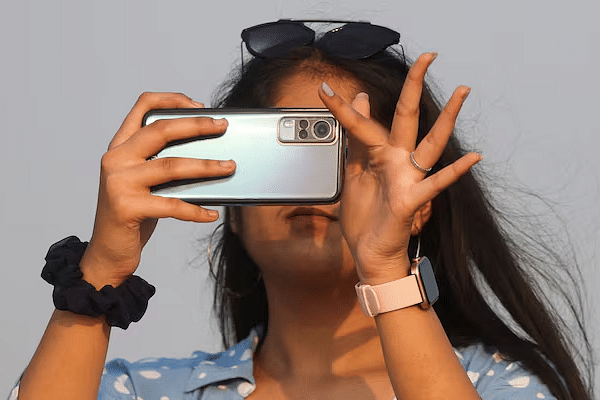 অ্যাকাউন্ট নিরাপদ রাখতে সেলফি অথেনটিকেশন–পদ্ধতি ব্যবহার করেন অনেকেই