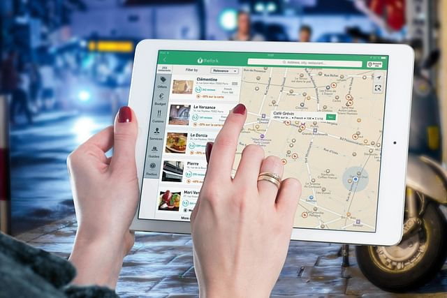 বিভিন্ন প্রতিষ্ঠানের বিজনেস প্রোফাইলে থাকা ভুয়া রিভিউ মুছে ফেলার পাশাপাশি অন্য ব্যবহারকারীদের সতর্ক করবে গুগল