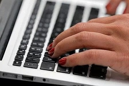 ল্যাপটপের ব্যাটারির যত্নে বেশ কিছু কৌশল মেনে চলতে হবে